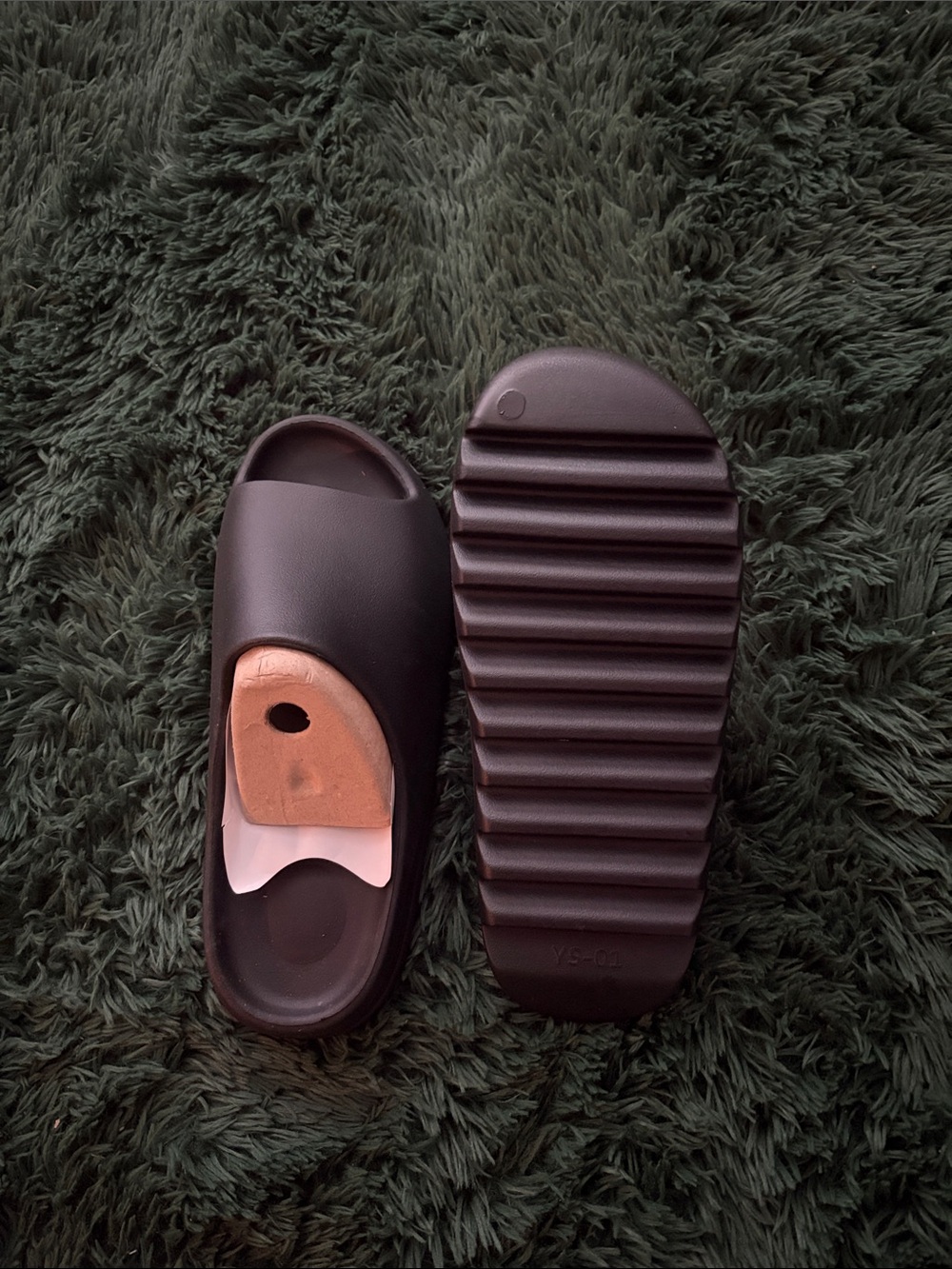 YS-01 Onyx Yeezy Slides